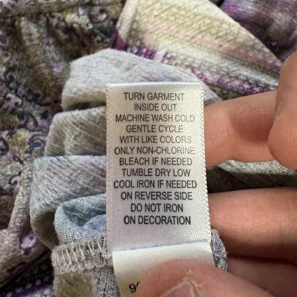 One World Live and Let Live Women Size Large Flutter Sleeve Blouse Stretch City - Picture 7 of 10